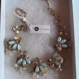 Bay to Baubles - Clarise statement necklace - off White